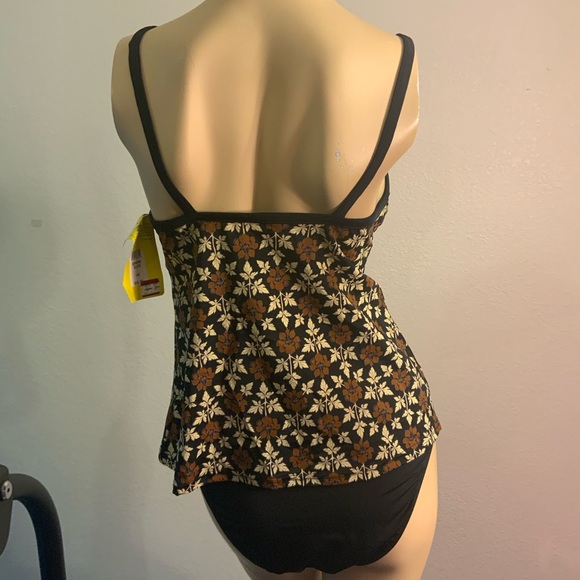 It Figures women’s plus size swimsuit Tankini top built n bra NWT 14W-18W - Picture 3 of 4